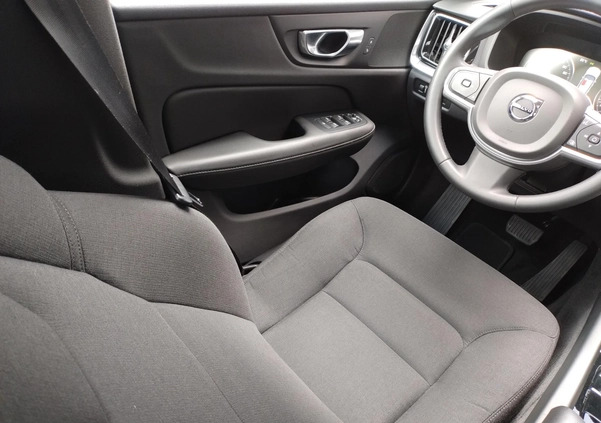 Volvo V60 cena 139900 przebieg: 24387, rok produkcji 2021 z Łomianki małe 667